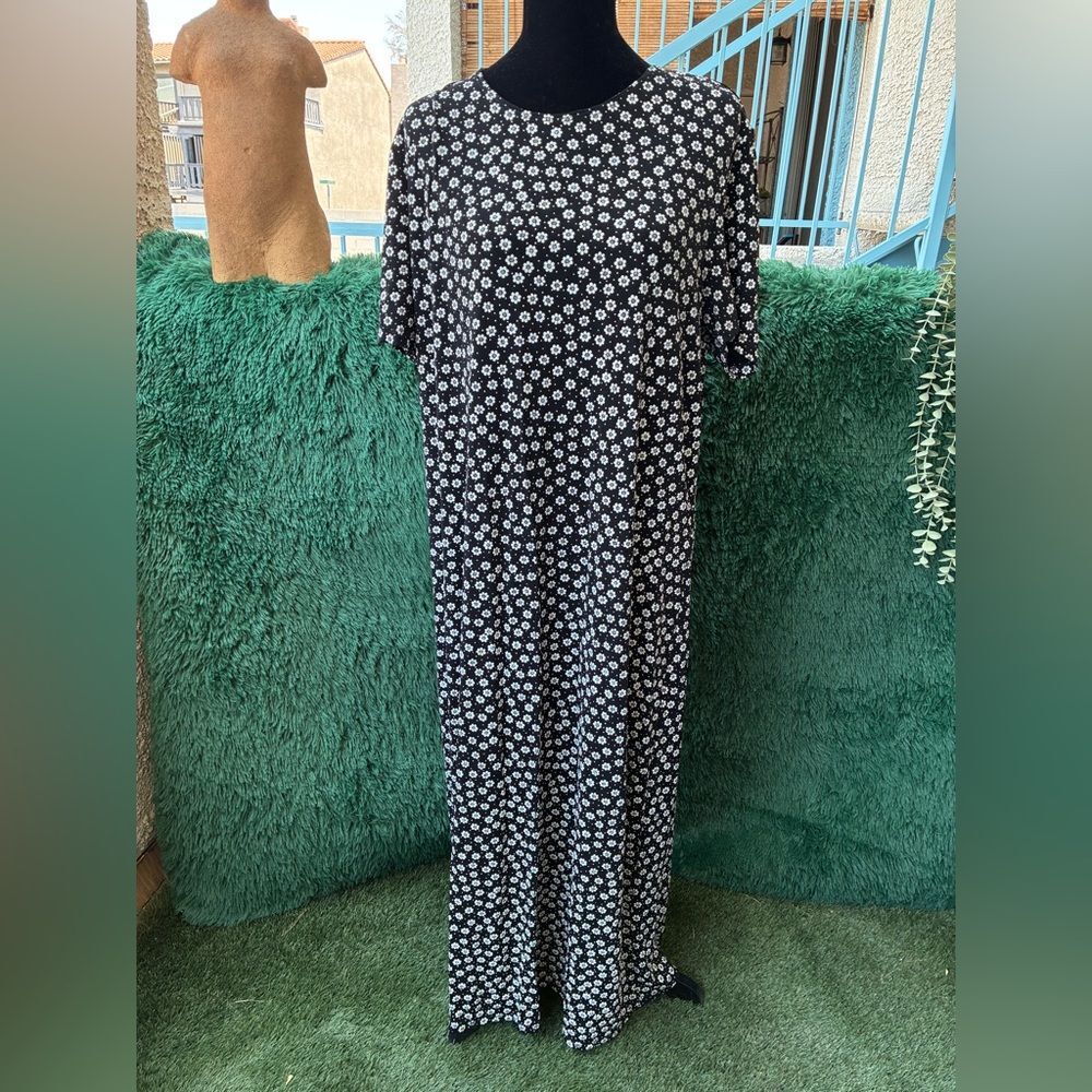 Vintage 90s/y2k 3X Black & White Slinky Knit Daisy Maxi Dress es-se esse